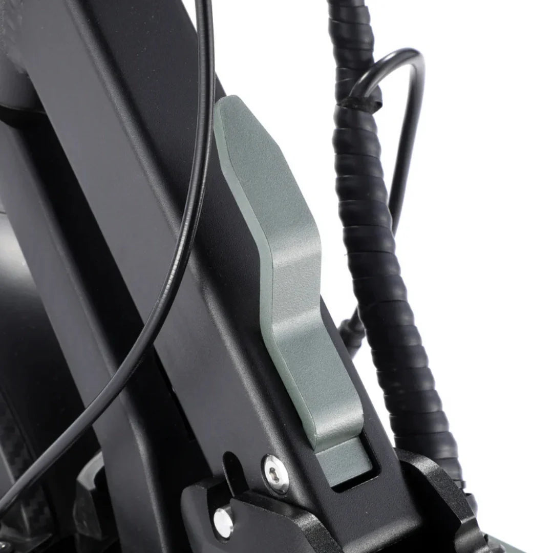 Electric scooter VSETT 8+ – folding mechanism close-up