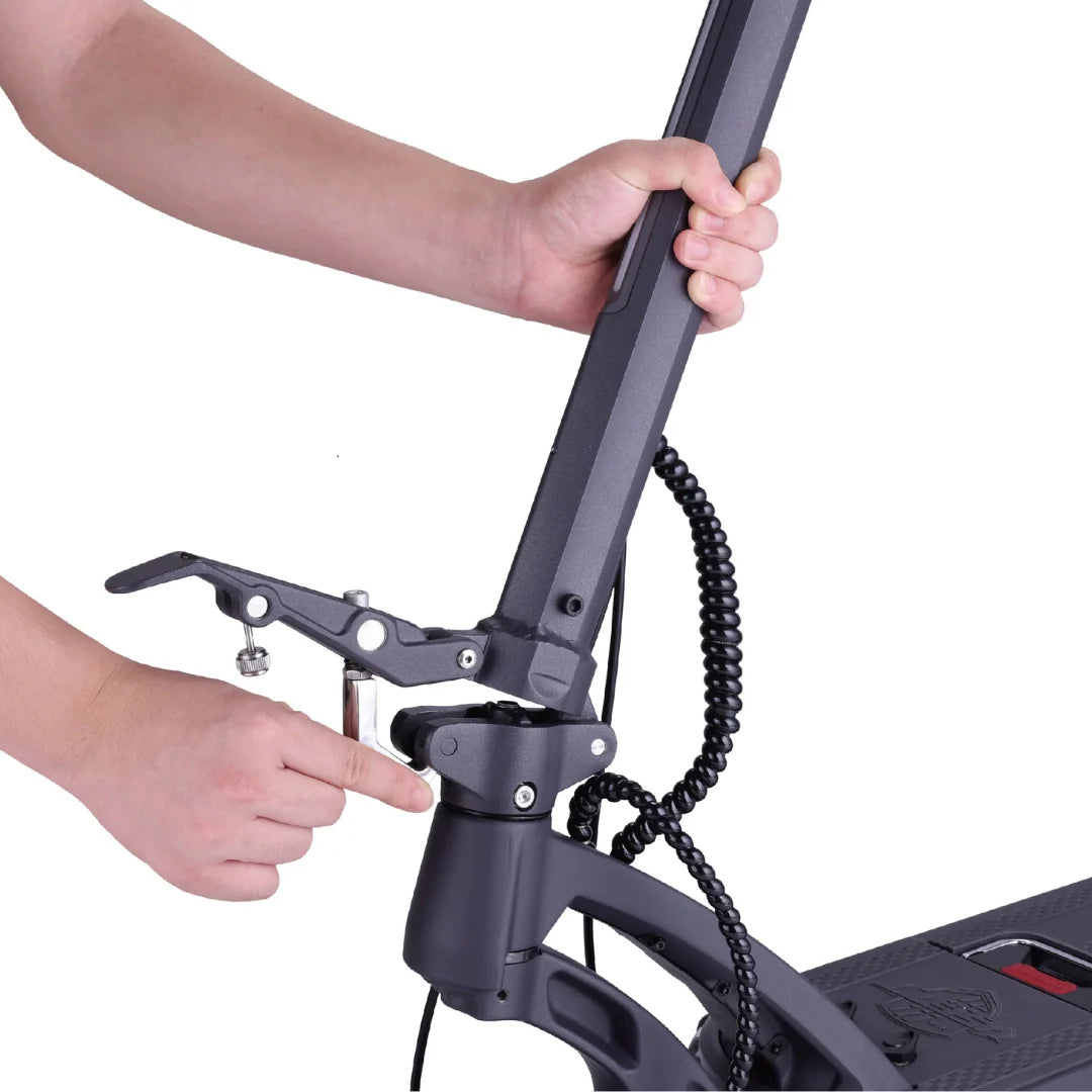 Electric scooter VSETT 9 APEX – folding mechanism detail, hands operating latch