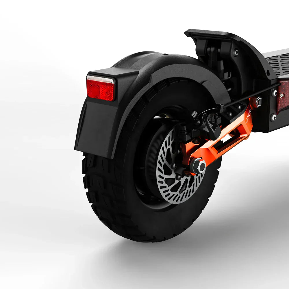 Electric scooter Joyor T10 – rear wheel and mudguard close-up