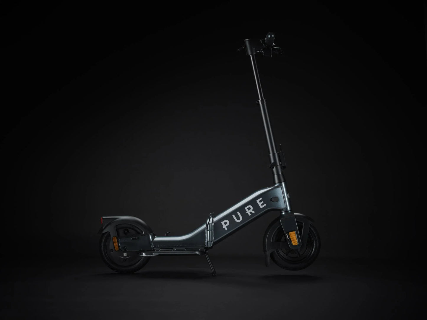 Electric scooter Pure FLEX – side view, dark grey colour variant