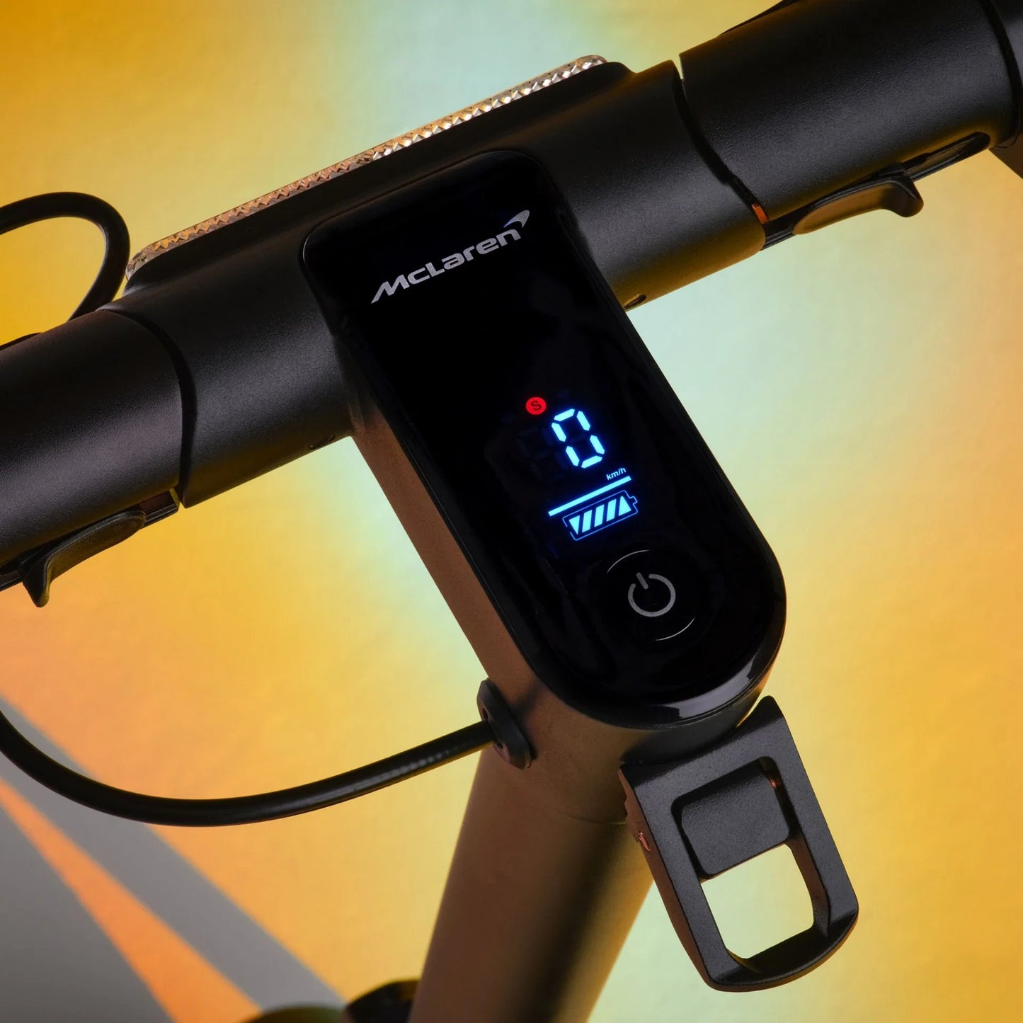 Electric scooter Pure Advance+ McLaren Edition – dashboard display close-up
