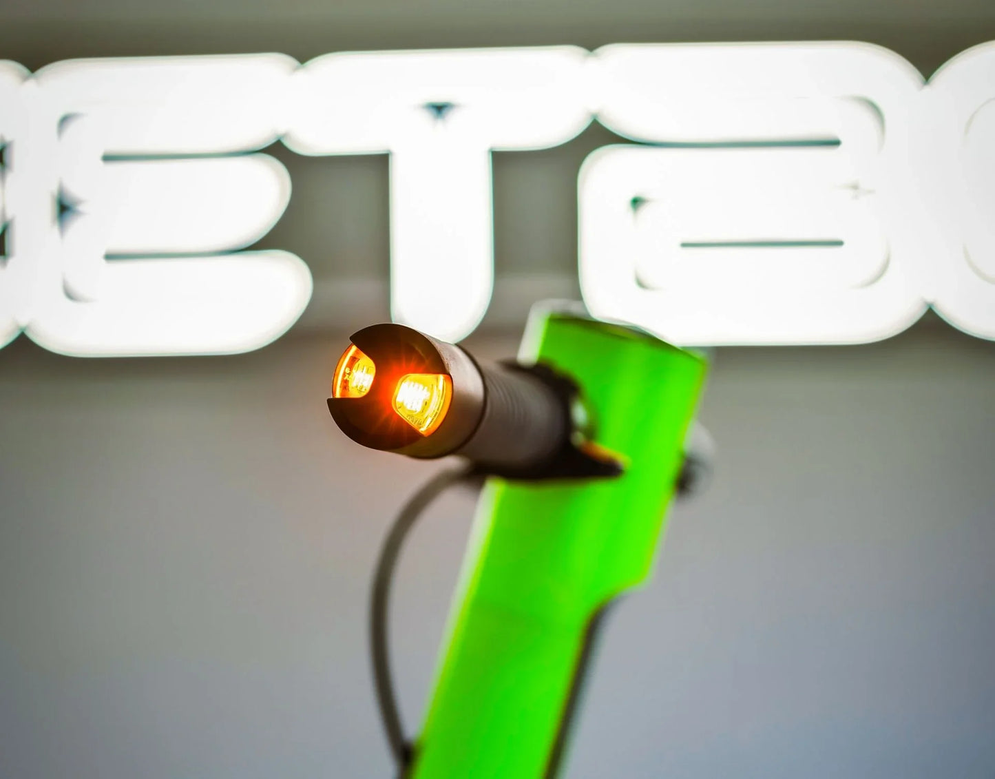 Electric scooter StreetBooster Sirius – front indicator light close-up