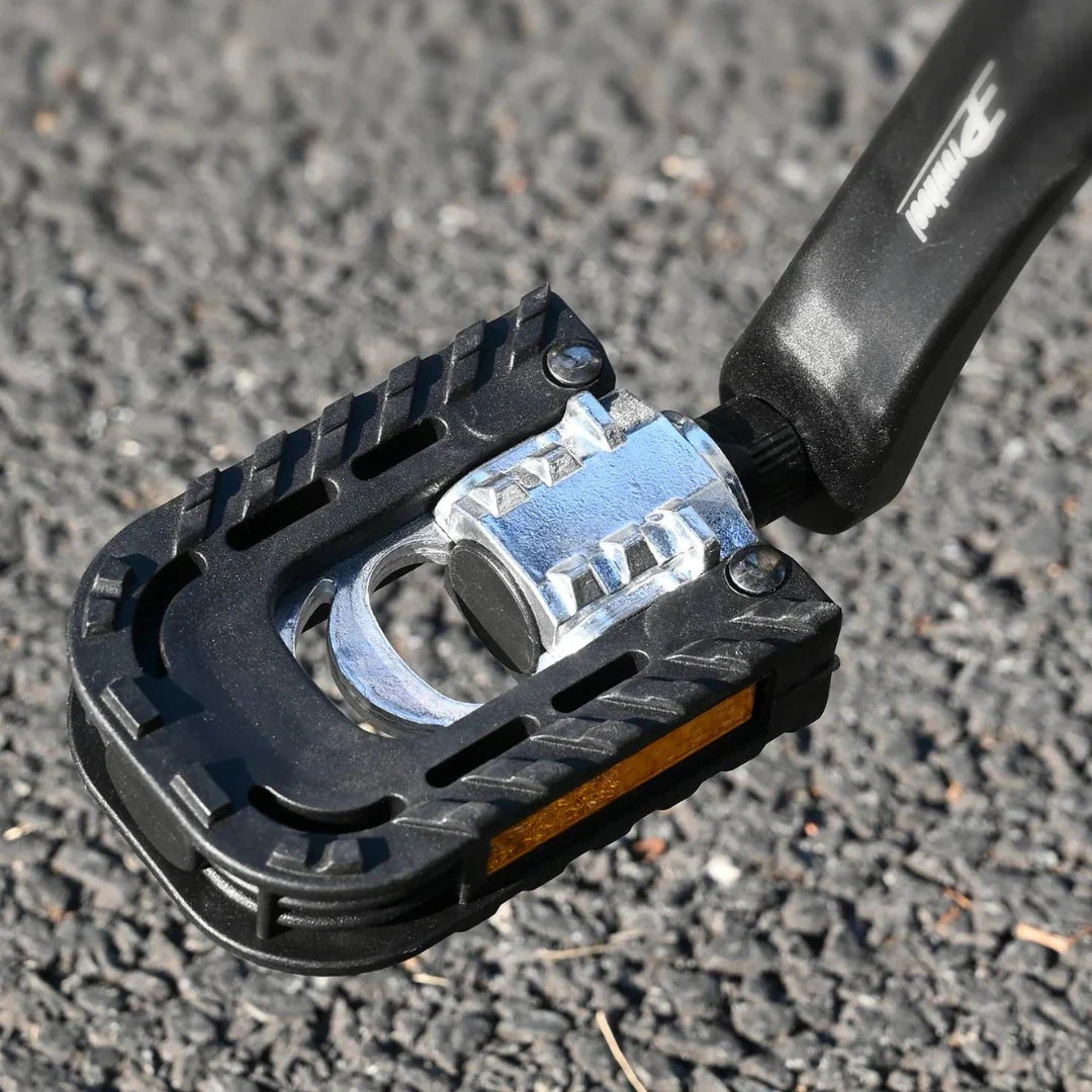 Electric bicycle Engwe Engine X – folding pedal close-up