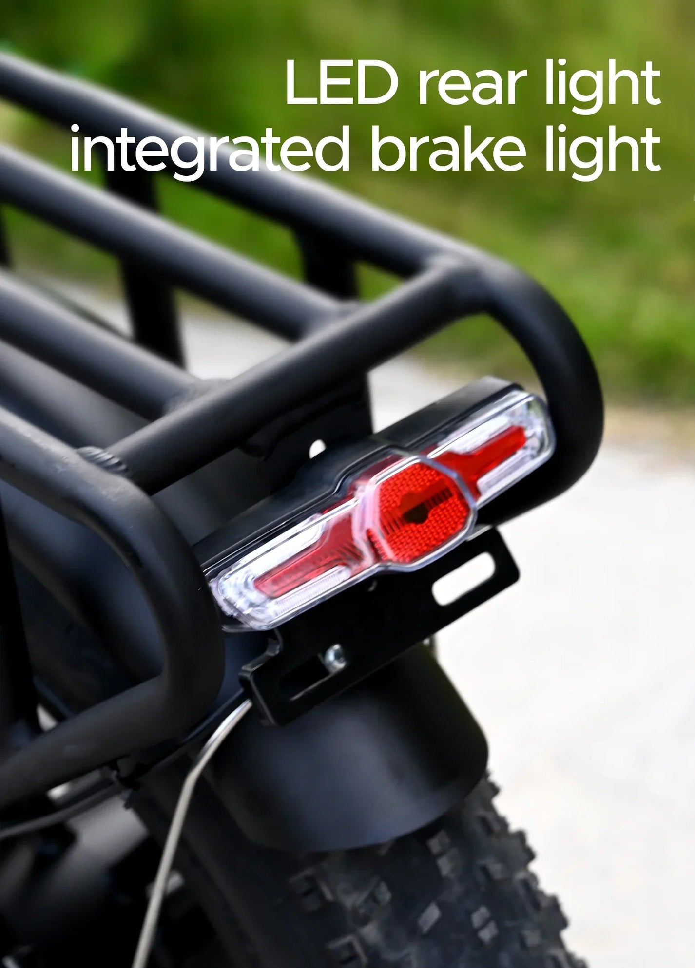 Electric bicycle Engwe Engine X – rear light with text overlay