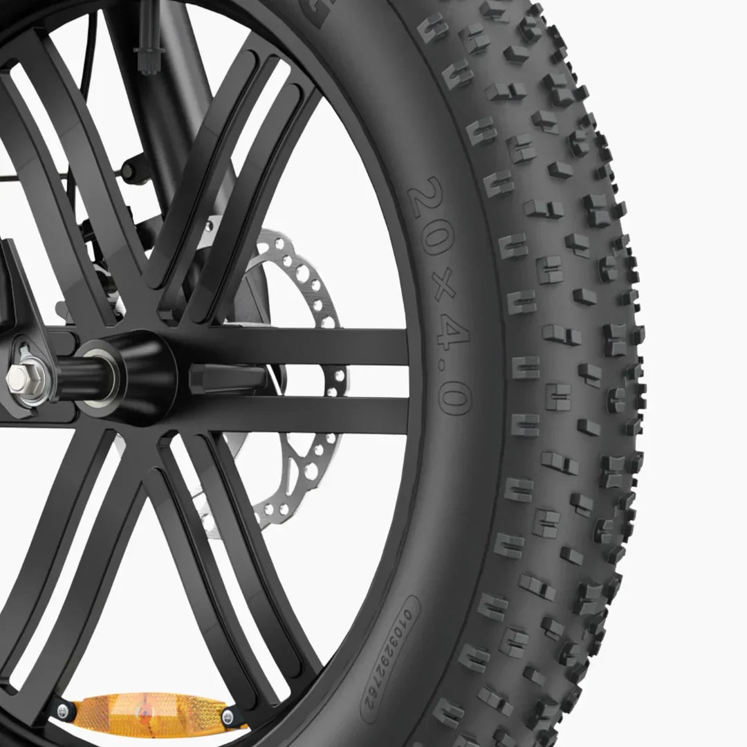 Electric bicycle Engwe L20 Boost – rear wheel and tire detail