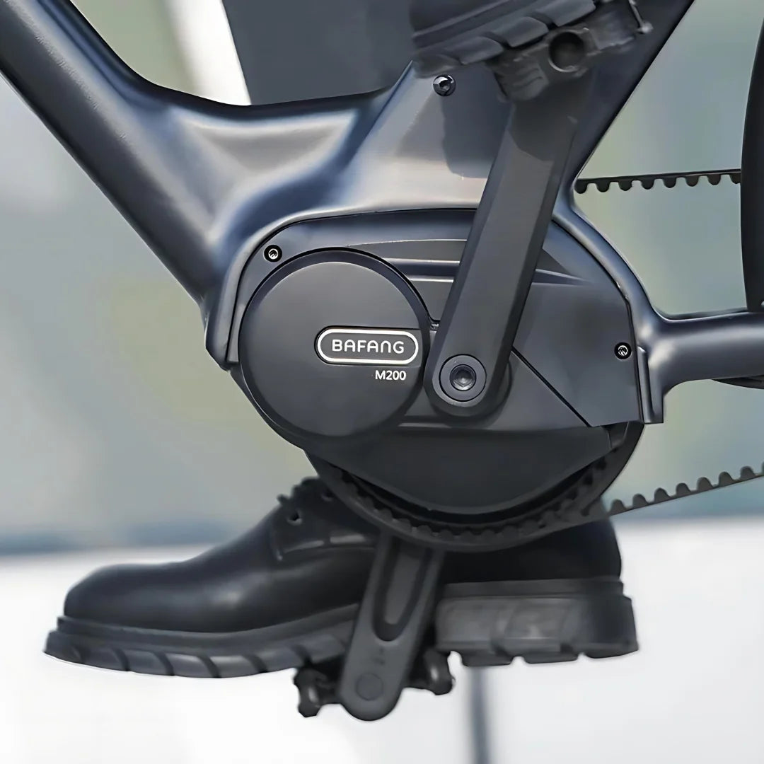 Electric bicycle Engwe P275 Pro – pedal and motor close-up