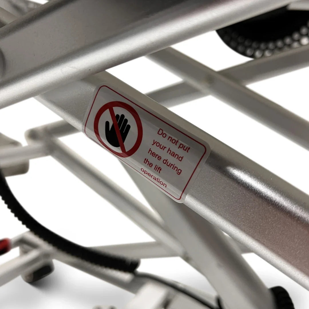 Prenosno električno dvigalo za invalidski voziček in skuter GO-Lift