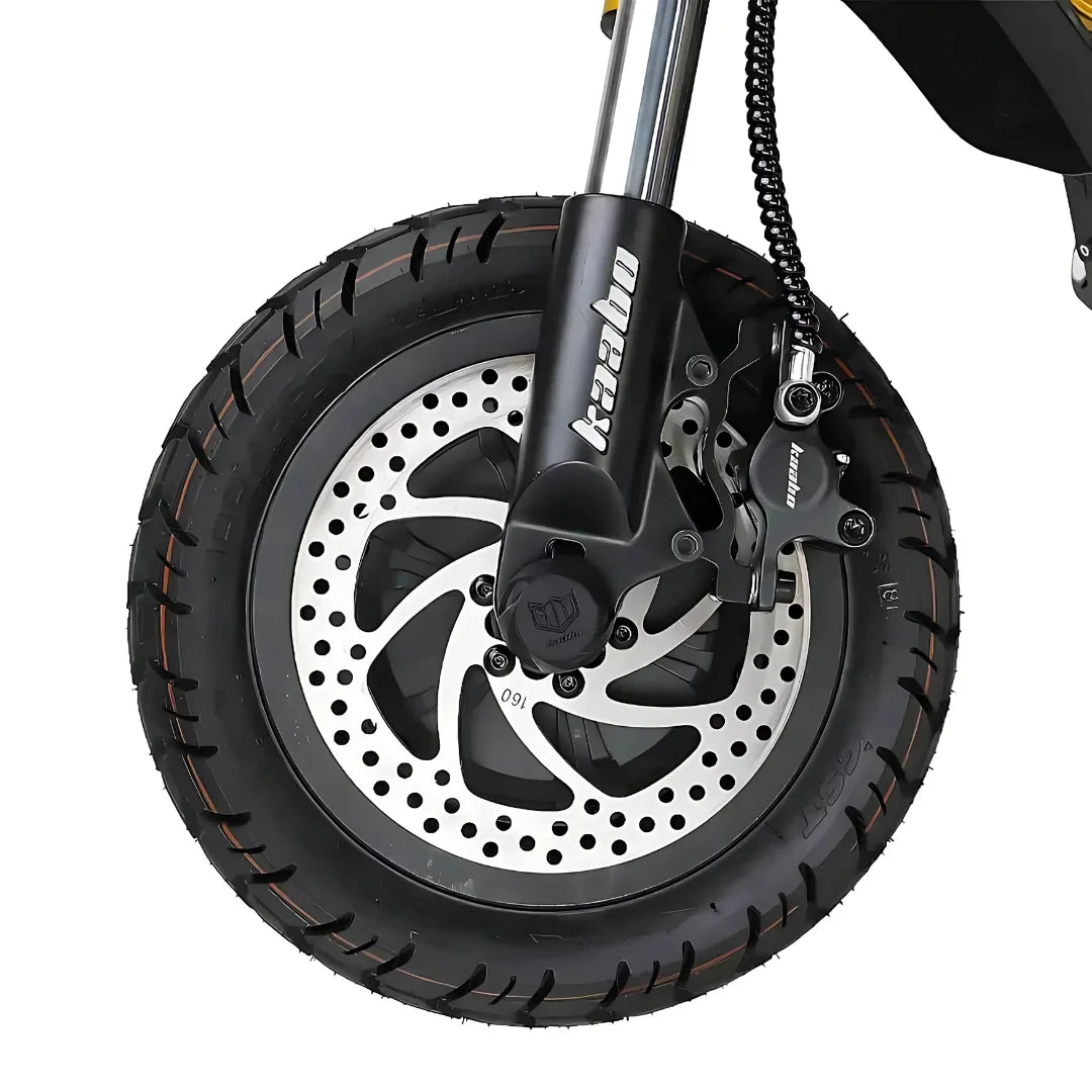 Electric scooter Kaabo Wolf King GTR – front wheel and disc brake