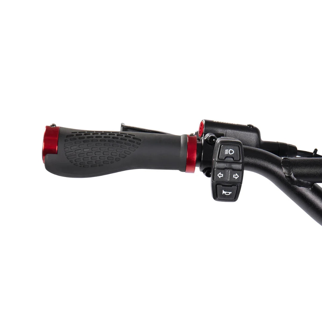 Electric scooter Kaabo Wolf Warrior X Plus – left handlebar grip and controls