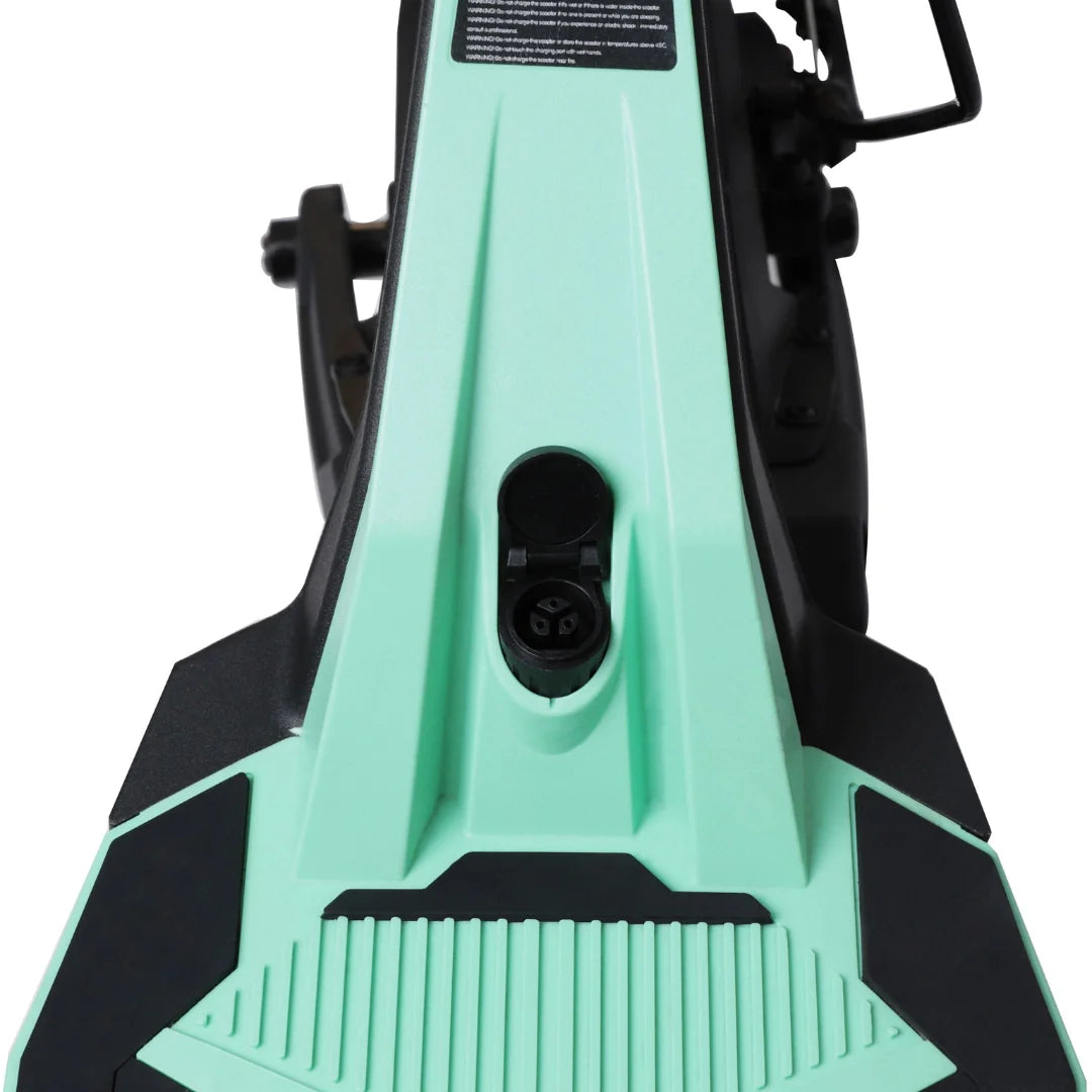Electric scooter Kaabo Mantis URBAN – top down view, charging port
