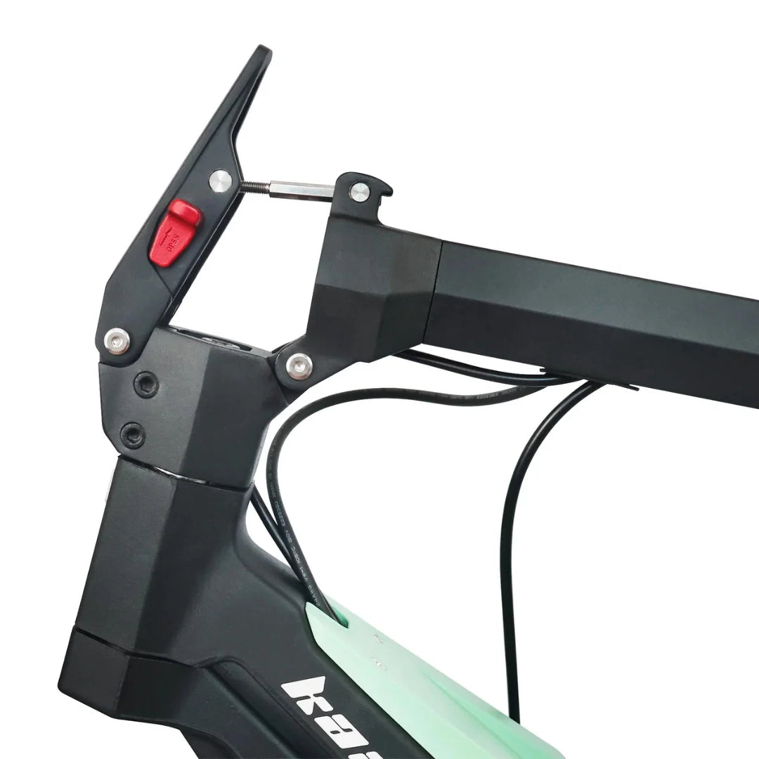 Electric scooter Kaabo Mantis URBAN – handlebar folding mechanism close-up