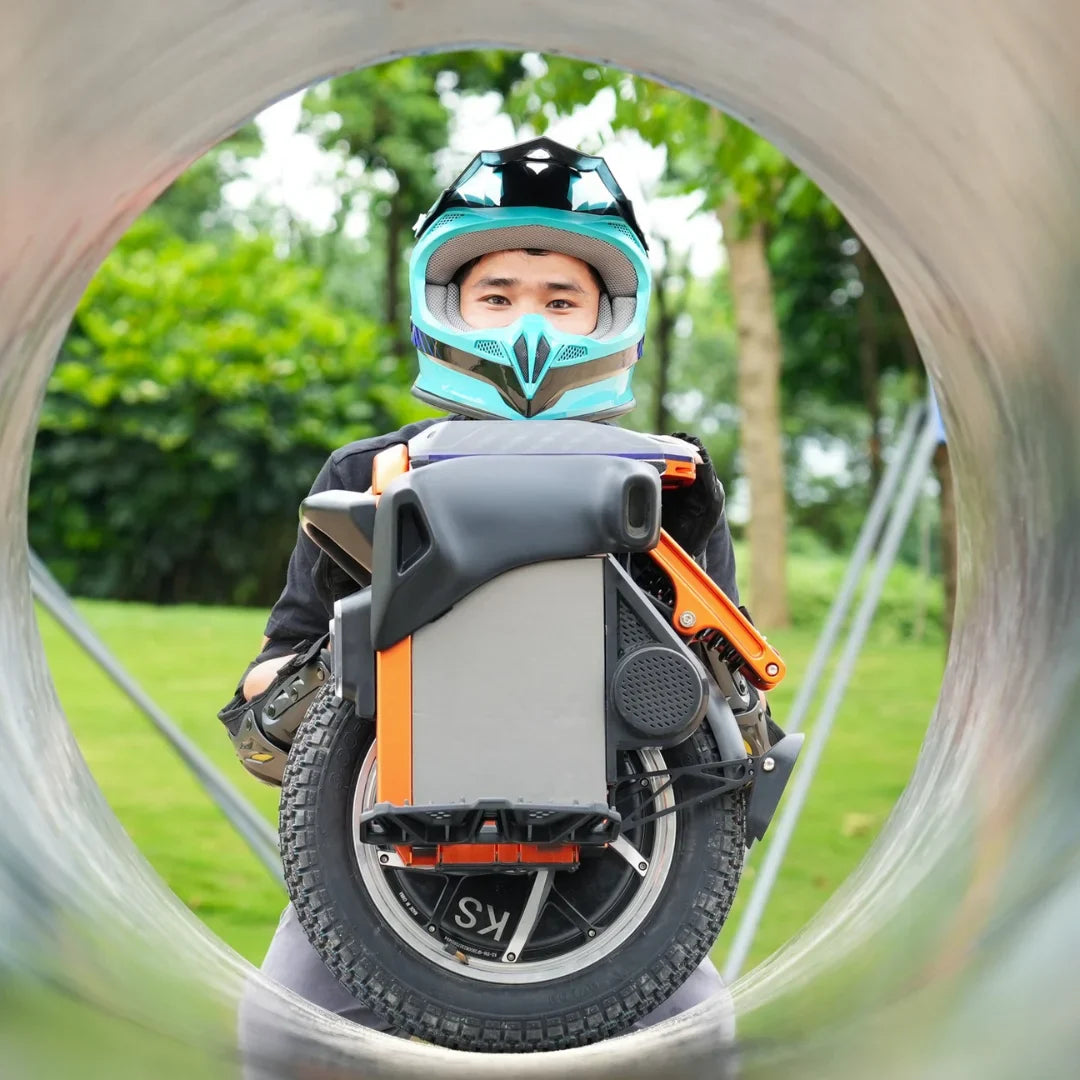 Electric Unicycle Kingsong S16, a stylish design with robust tire and advanced features, ideal for adventure.
