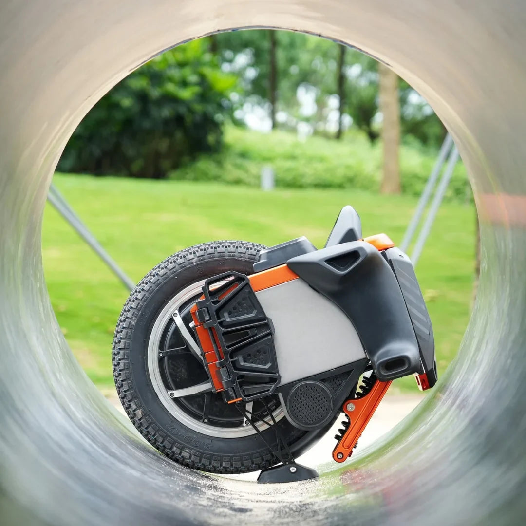 Electric Unicycle Kingsong S16, sleek design, all-terrain tire, compact size, perfect for urban commuting.