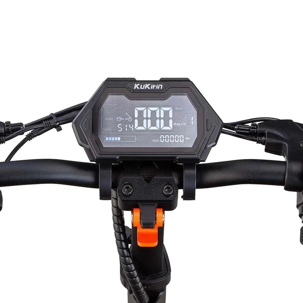 Electric scooter KuKirin G2 Master 2025 – dashboard display close-up