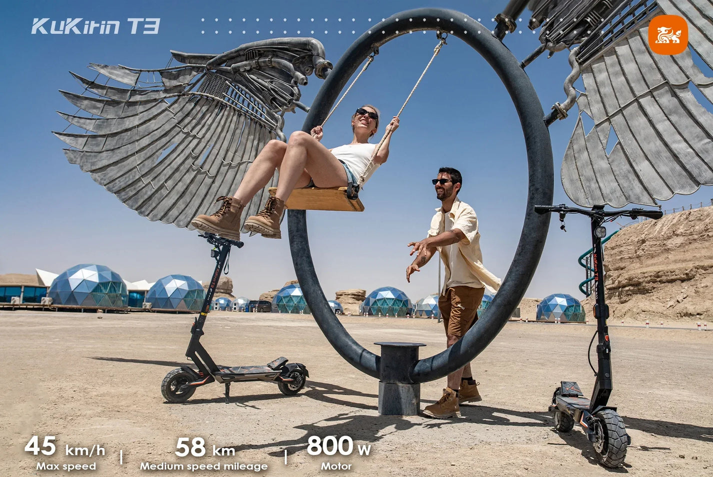 Electric scooter KuKirin T3 – two scooters, two people, desert landscape