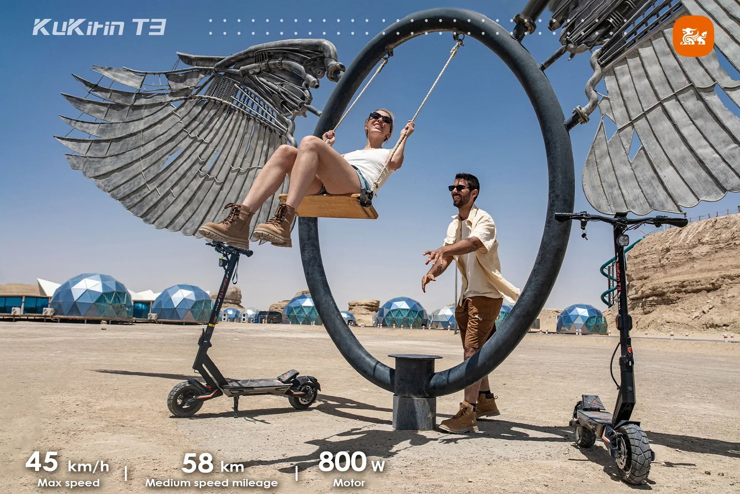 Electric scooter KuKirin T3 – two scooters, two people, desert landscape