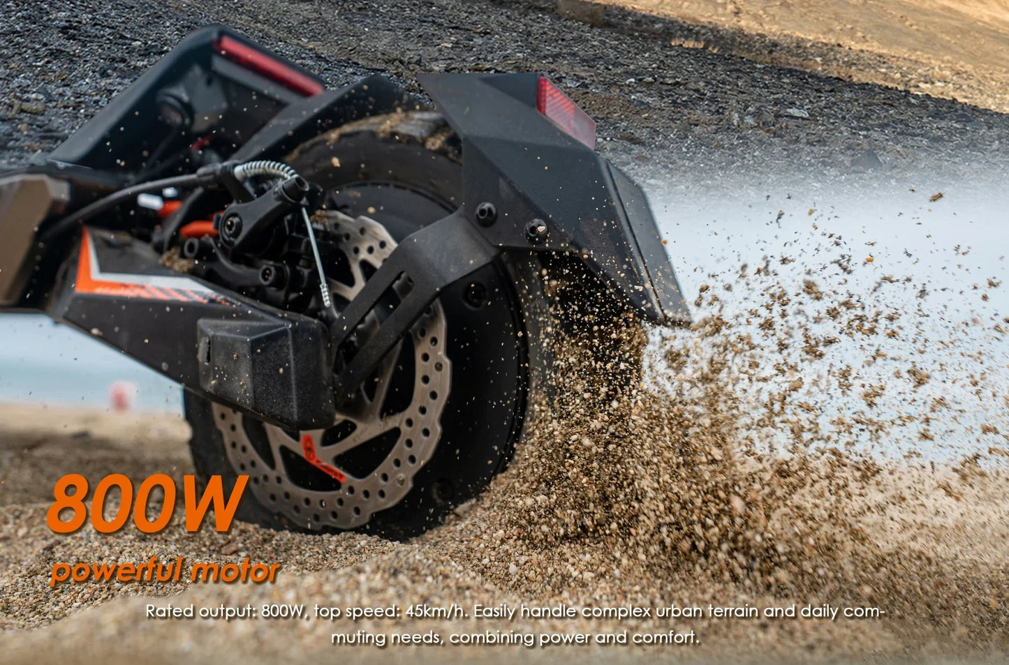 Electric scooter KuKirin T3 – rear wheel kicking up sand