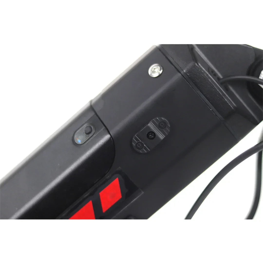 MIJO MT03 – battery pack power button detail