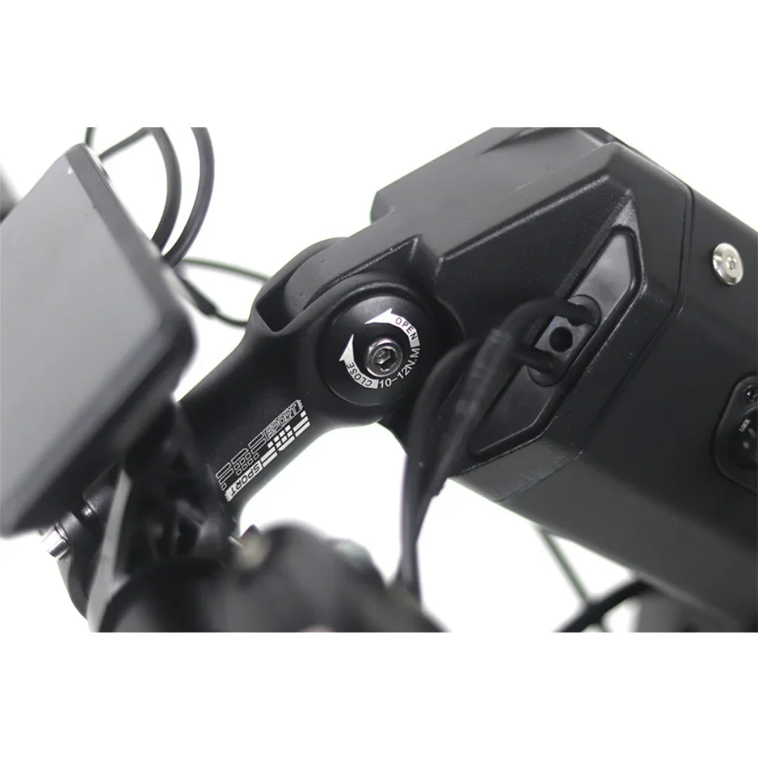 MIJO MT03 – adjustable handlebar stem detail