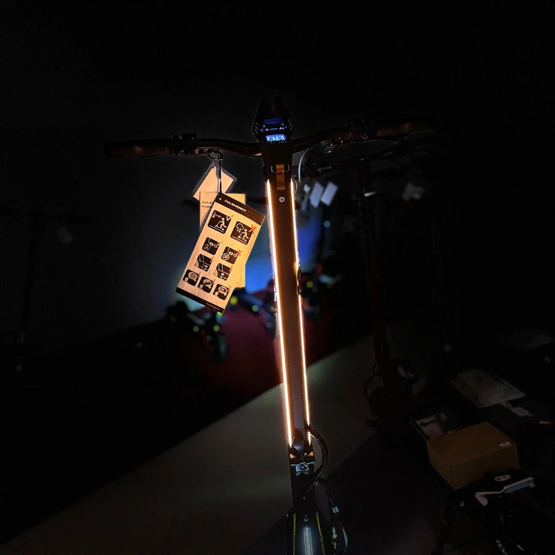Electric scooter MS Energy Flare X PRO – handlebar and stem lights illuminated