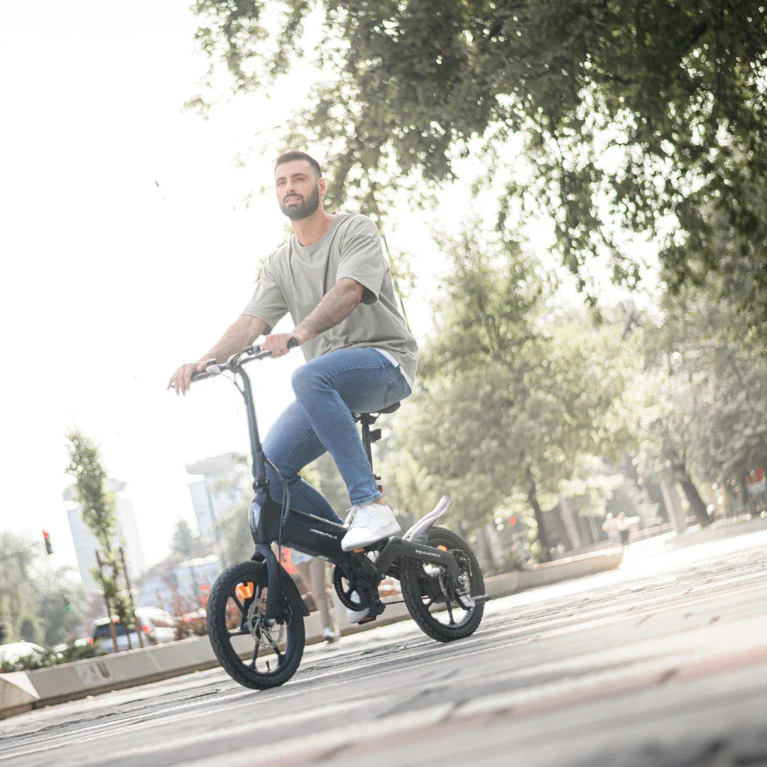 Electric bicycle MS Energy UrbanFold i6 – man riding on urban street