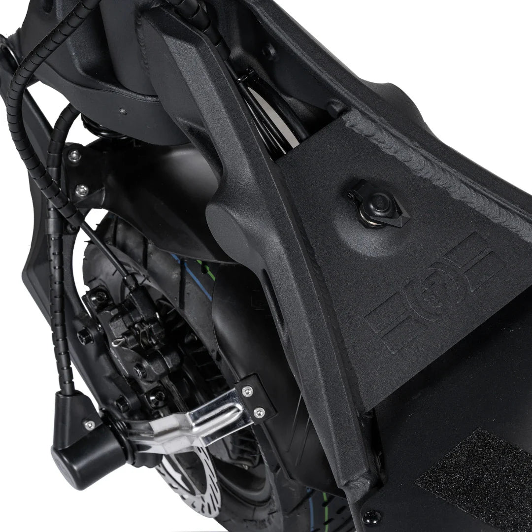 Close-up view of the electric scooter Nami Blast 2 Max, highlighting its frame, motor, and components