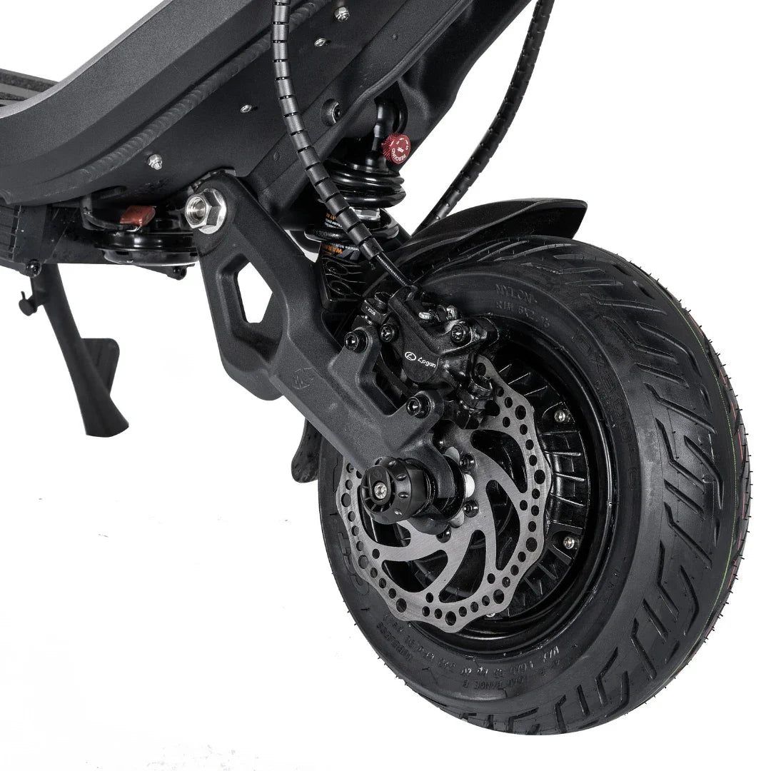 Electric Scooter Nami Klima features a sturdy rear wheel with advanced braking system and durable tire.