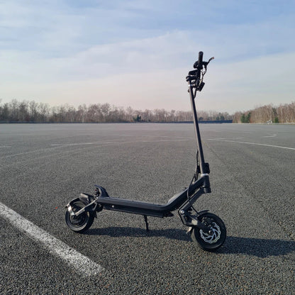 Electric Scooter Nami Klima, sleek design with robust wheels, perfect for smooth rides on any terrain.