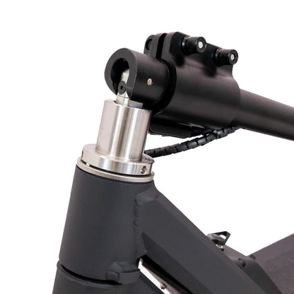 Electric Scooter Nami Klima One features a robust folding design with an advanced hinge mechanism for stability.