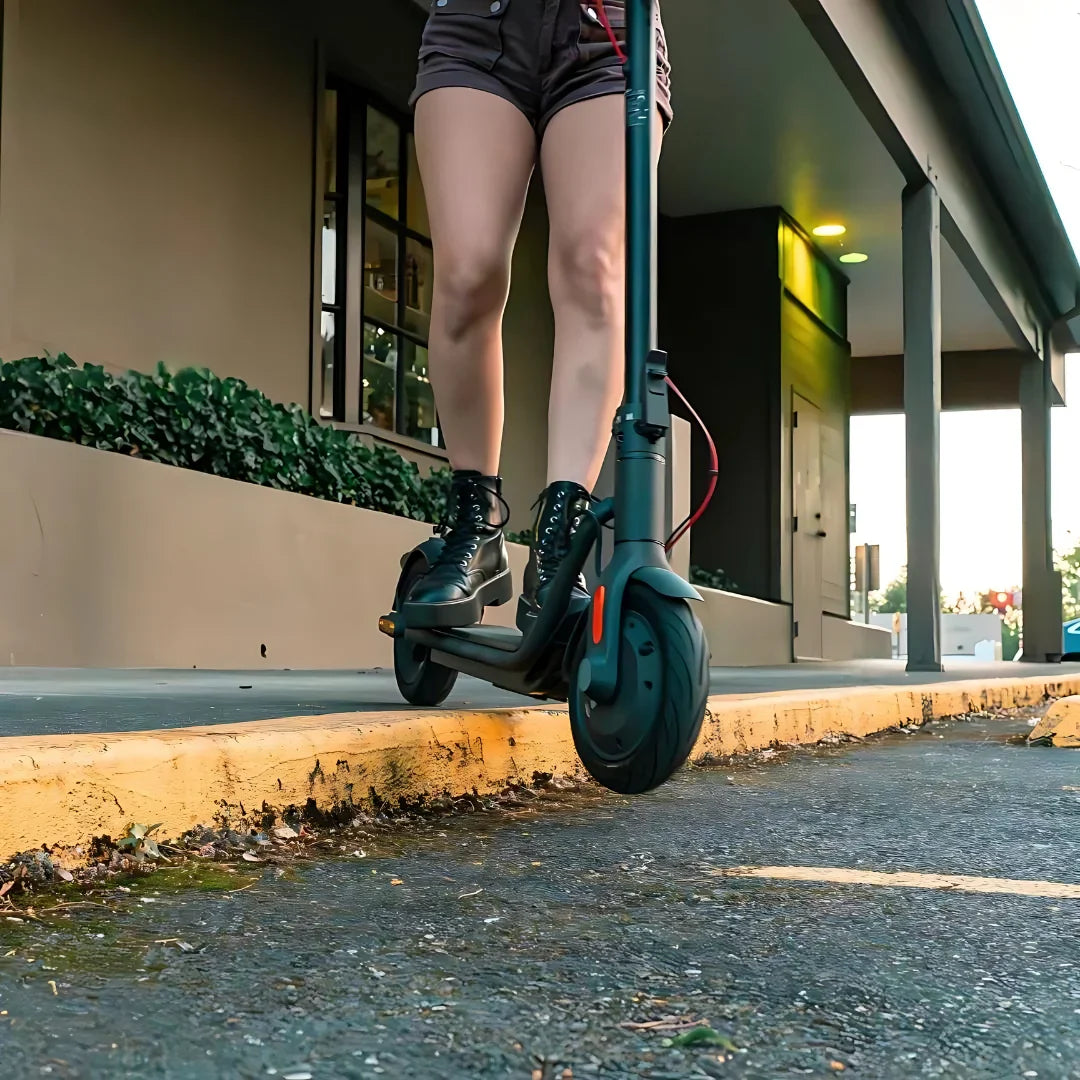 Electric Scooter Navee V50i Pro features a sleek design, sturdy build, and is ready for urban adventures.