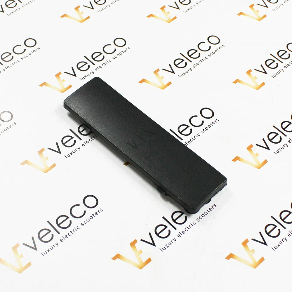 Vin Plug for Veleco Sagitta – angled view of black rectangular cover