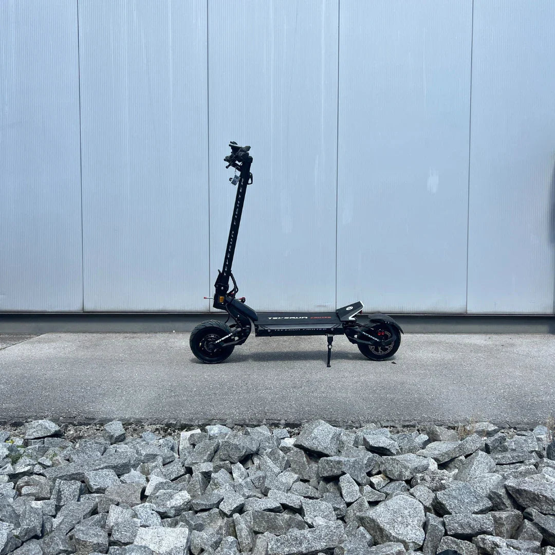 Electric Scooter Teverun Fighter 11 Plus, sleek black design, robust build, suited for urban commuting.