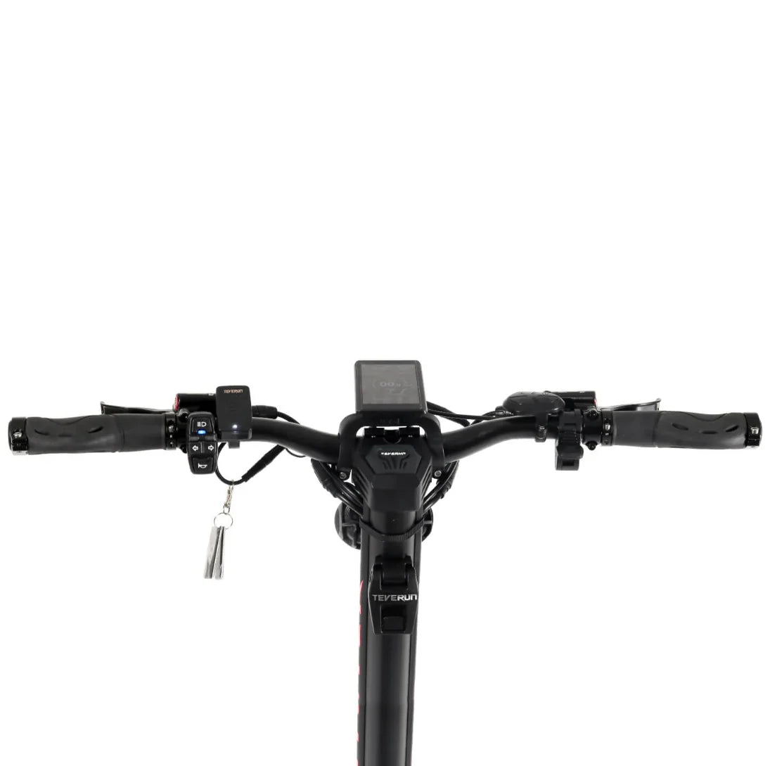 Electric scooter Teverun Fighter 11+ 2024 – handlebar and display view