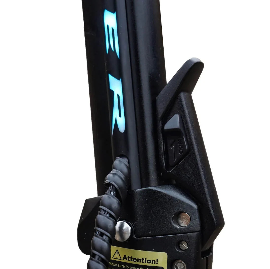 Electric scooter Teverun Fighter 11+ 2024 – folding mechanism close-up