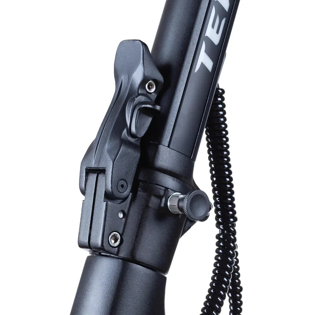 Electric scooter Teverun Fighter Mini PRO 2025 – folding mechanism close-up