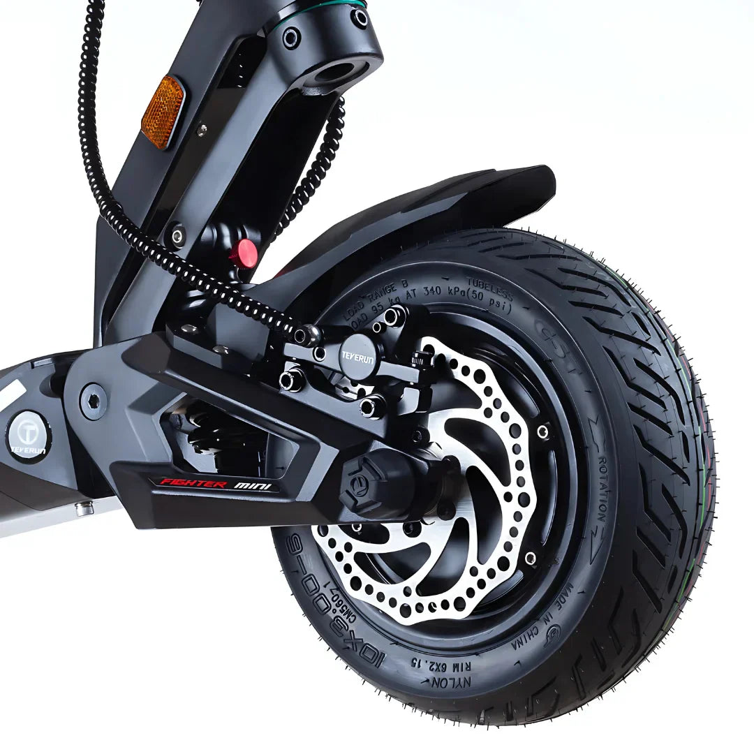 Electric scooter Teverun Fighter Mini PRO 2025 – rear wheel and disc brake