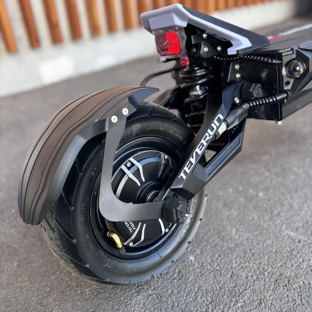 Electric Scooter Teverun Fighter Supreme 7260 Ultra features a robust rear wheel design, durable fender, and powerful motor.