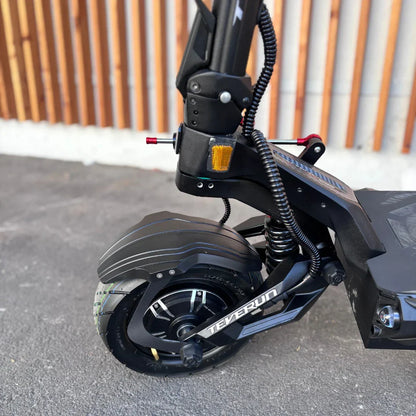 Electric Scooter Teverun Fighter Supreme 7260 Ultra features a robust design with an advanced rear wheel and suspension system.