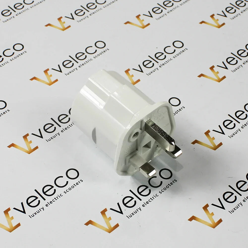 Universal Eu-Uk Adapter – white UK power adapter