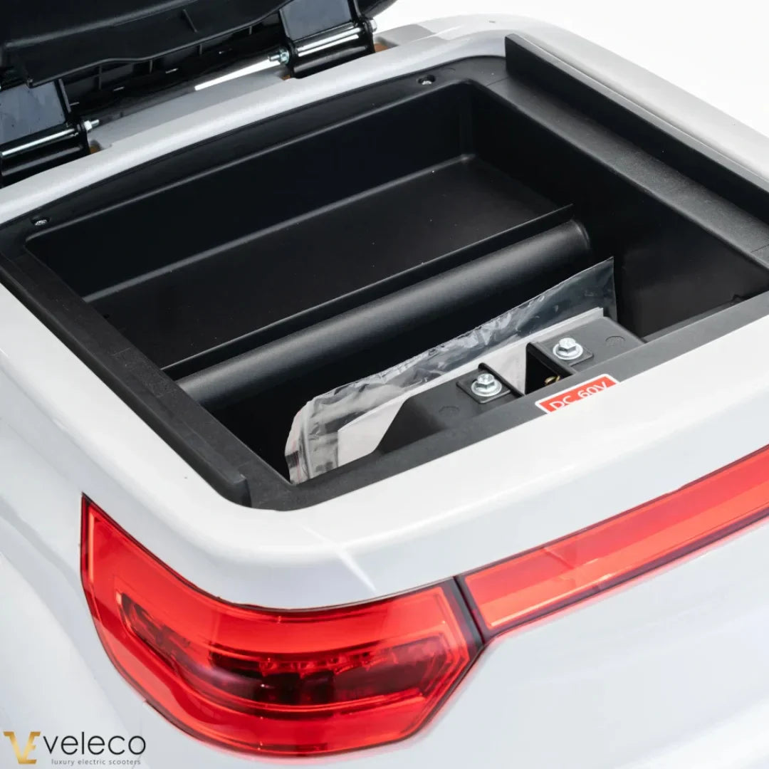 Veleco Cristal – rear storage compartment open