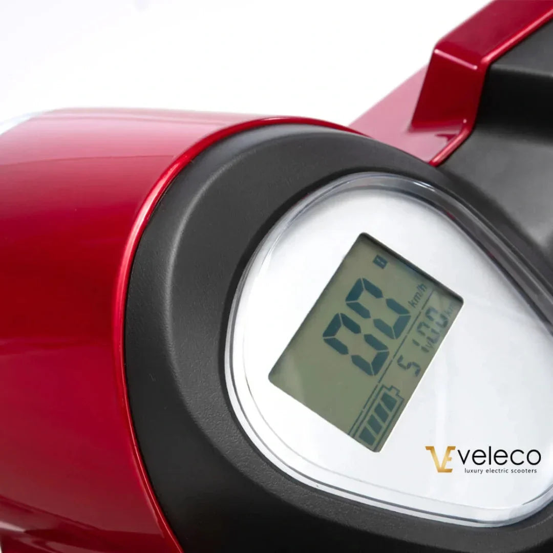 Veleco Draco – dashboard display close-up