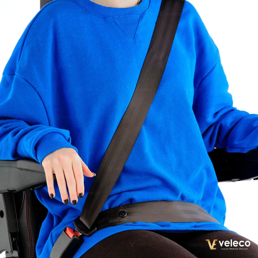 Veleco Faster – person wearing seatbelt close-up