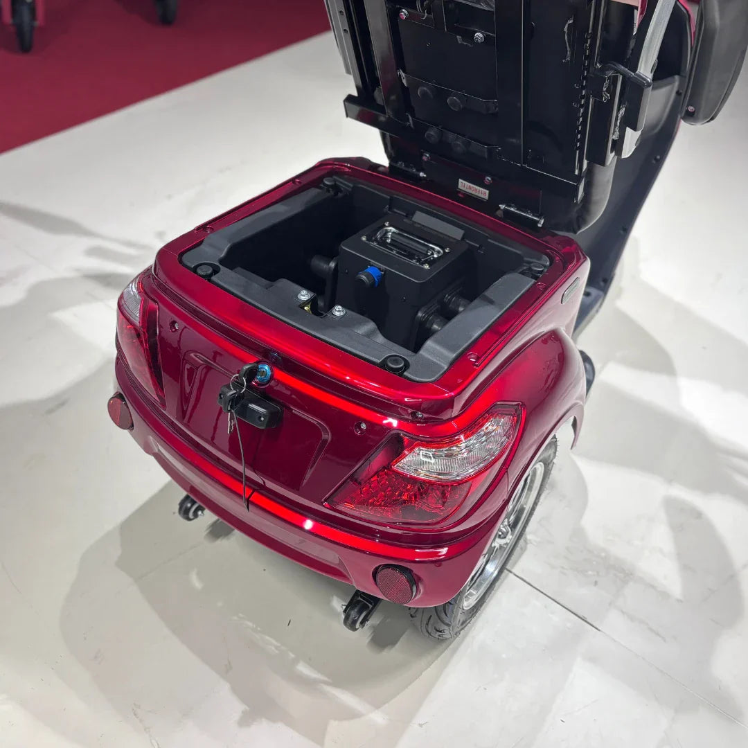Vigorous VISTA 1 – rear three-quarter view, seat lifted
