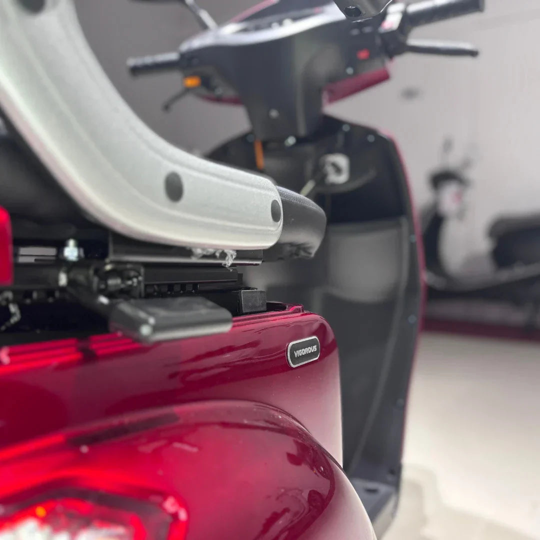 Vigorous VISTA 1 – rear seat and grab handle