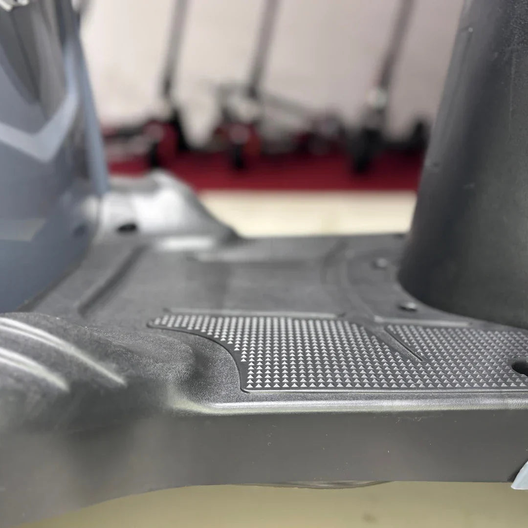 Vigorous VISTA Q1 – textured footrest detail