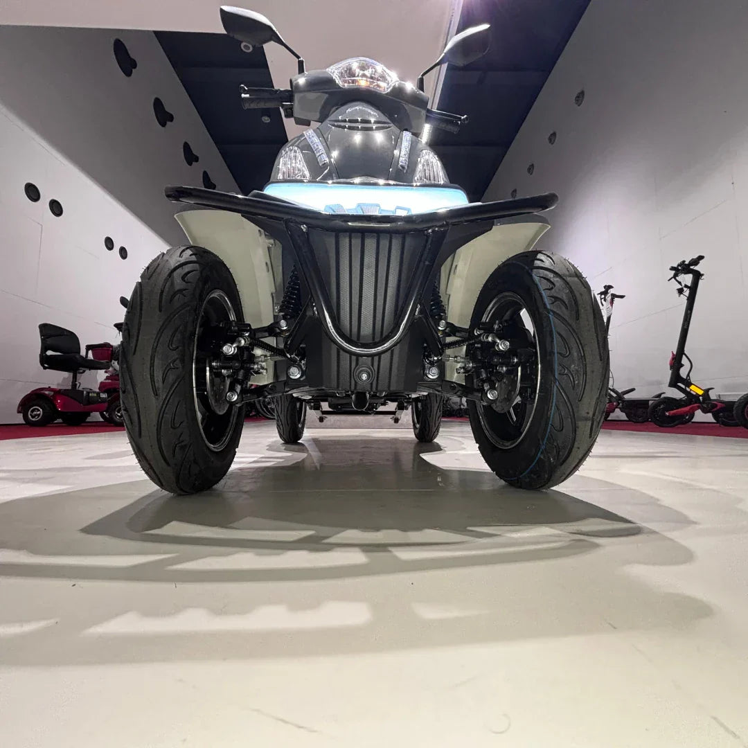 Vigorous VISTA Q1 – low angle front wheel view in showroom