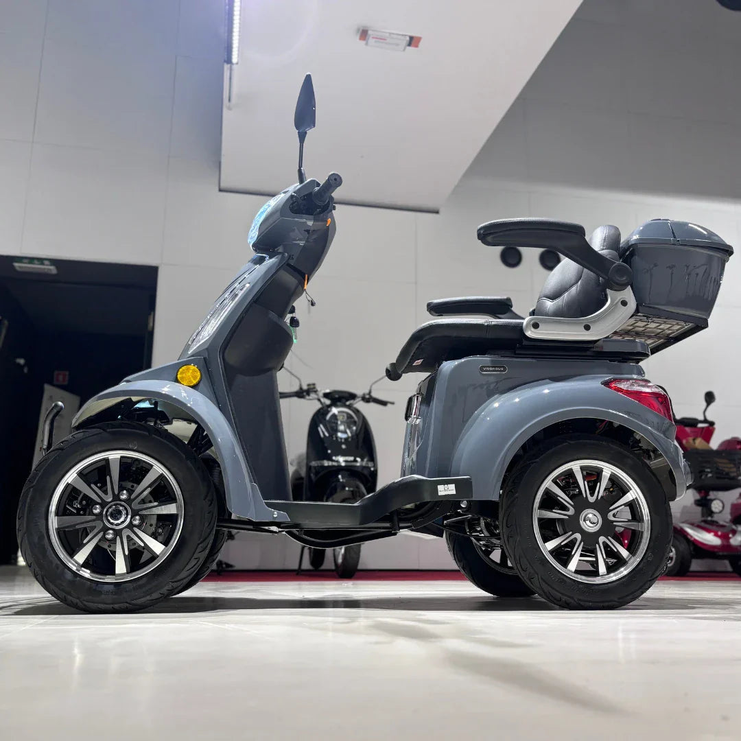 Vigorous VISTA Q1 – side view in showroom