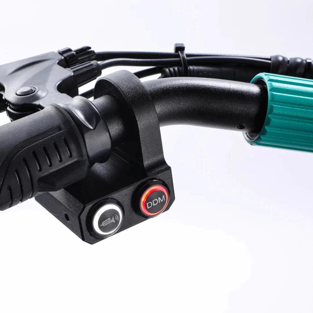 Electric Scooter Vsett 9 features a sleek handlebar with throttle control buttons for easy operation.