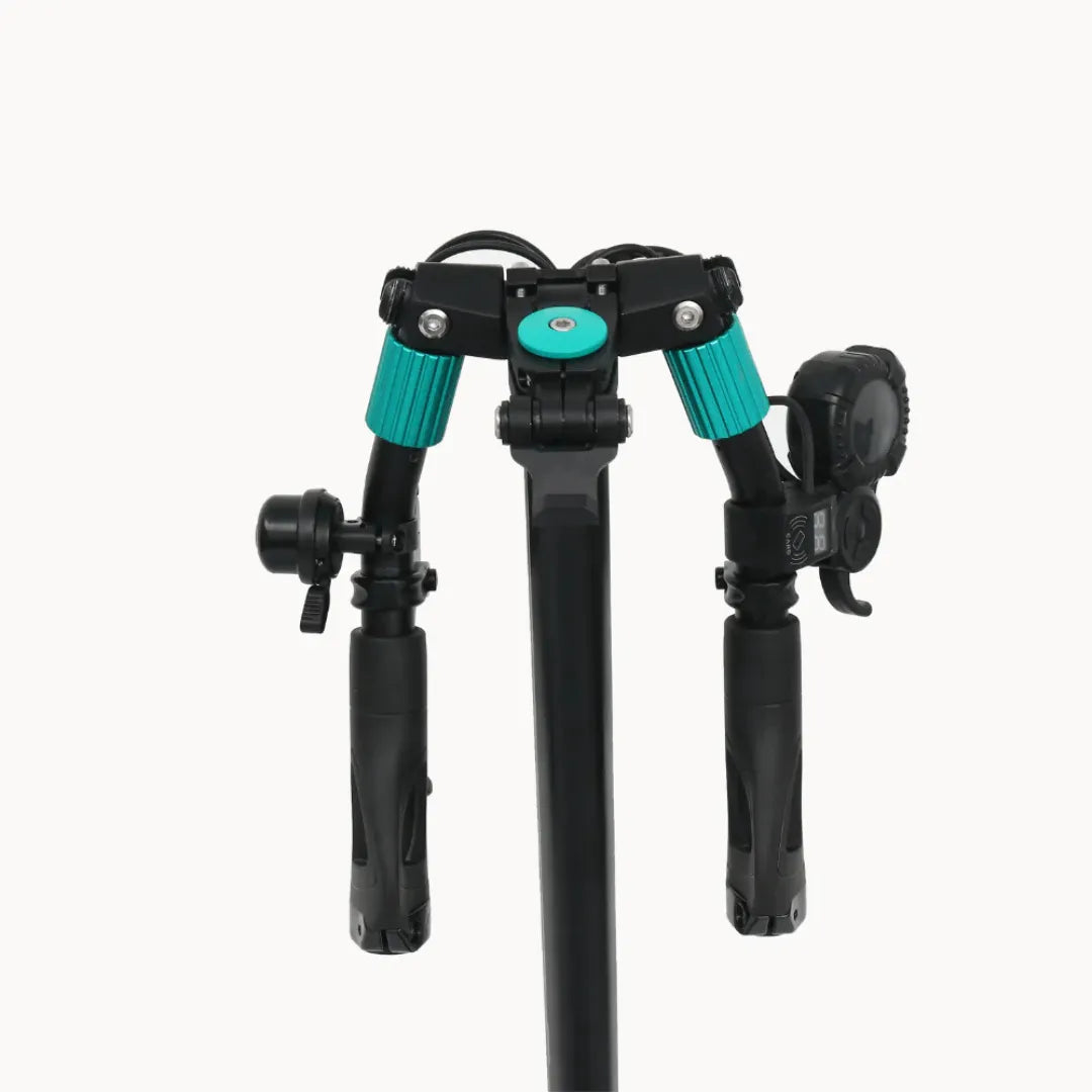 Electric scooter VSETT 9+ – folded handlebar close-up