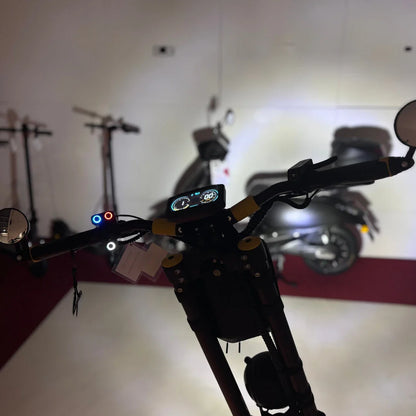 Electric Scooter Vsett 11 Super features a stylish cockpit with digital display, mirrors, and lights.